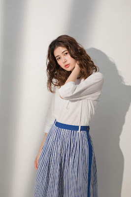 風和日麗條紋及膝裙模特兒實穿