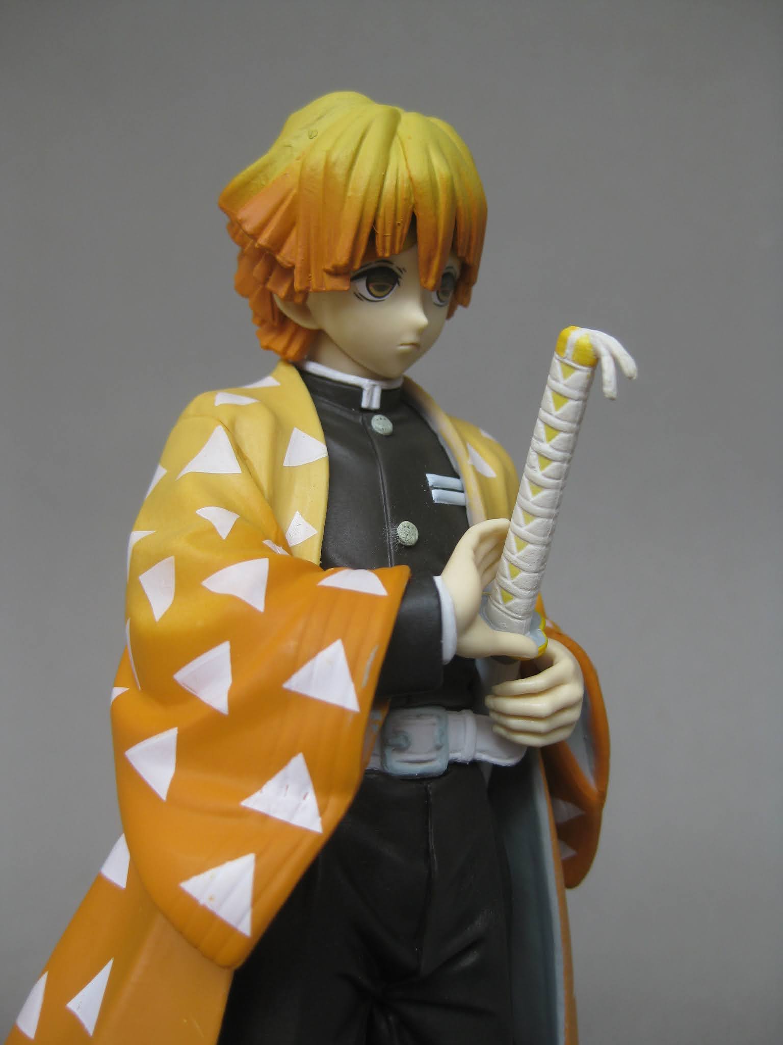 deSMOnd Collection: Banpresto "Zenitsu Agatsuma 我妻 善逸" Anime Figure