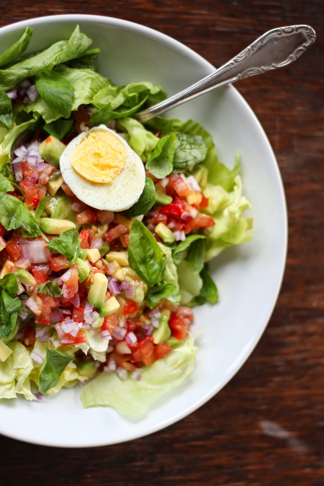 cooking casualties: Salat mit Avocado und Ei