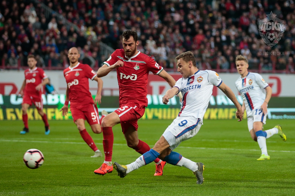 Локомотив фк цска. Цска локомотив футбол. Vitaliy lisakovich фк рубин. Локомотив фк цска. Локомотив под 10 номером.