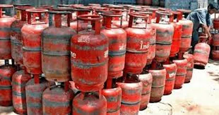 LPG cylinder prices become cheaper, New Delhi, News, Business, chennai, Mumbai, National.