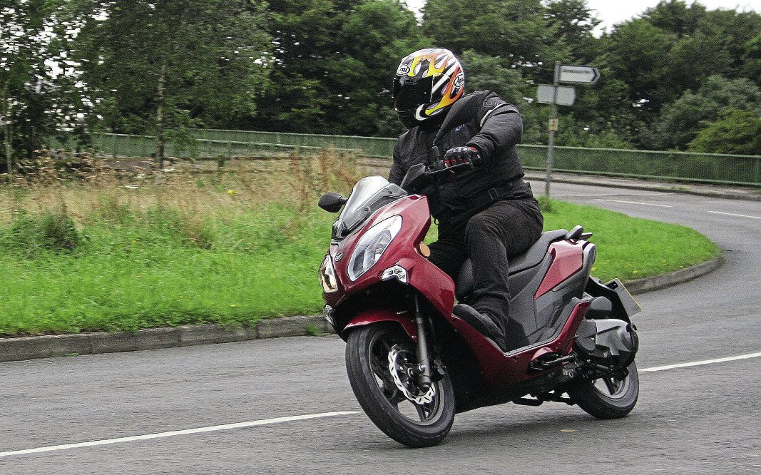 Real Riders Keeway Cityblade 125 Review, The Cheapest Feetforward Scooter