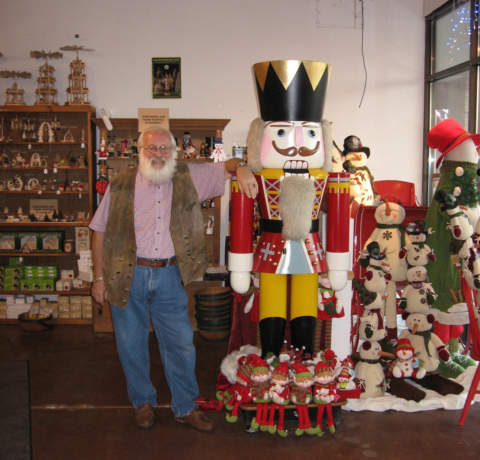 Southland Savvy Last hurrah for Kris Kringle Haus holiday store in