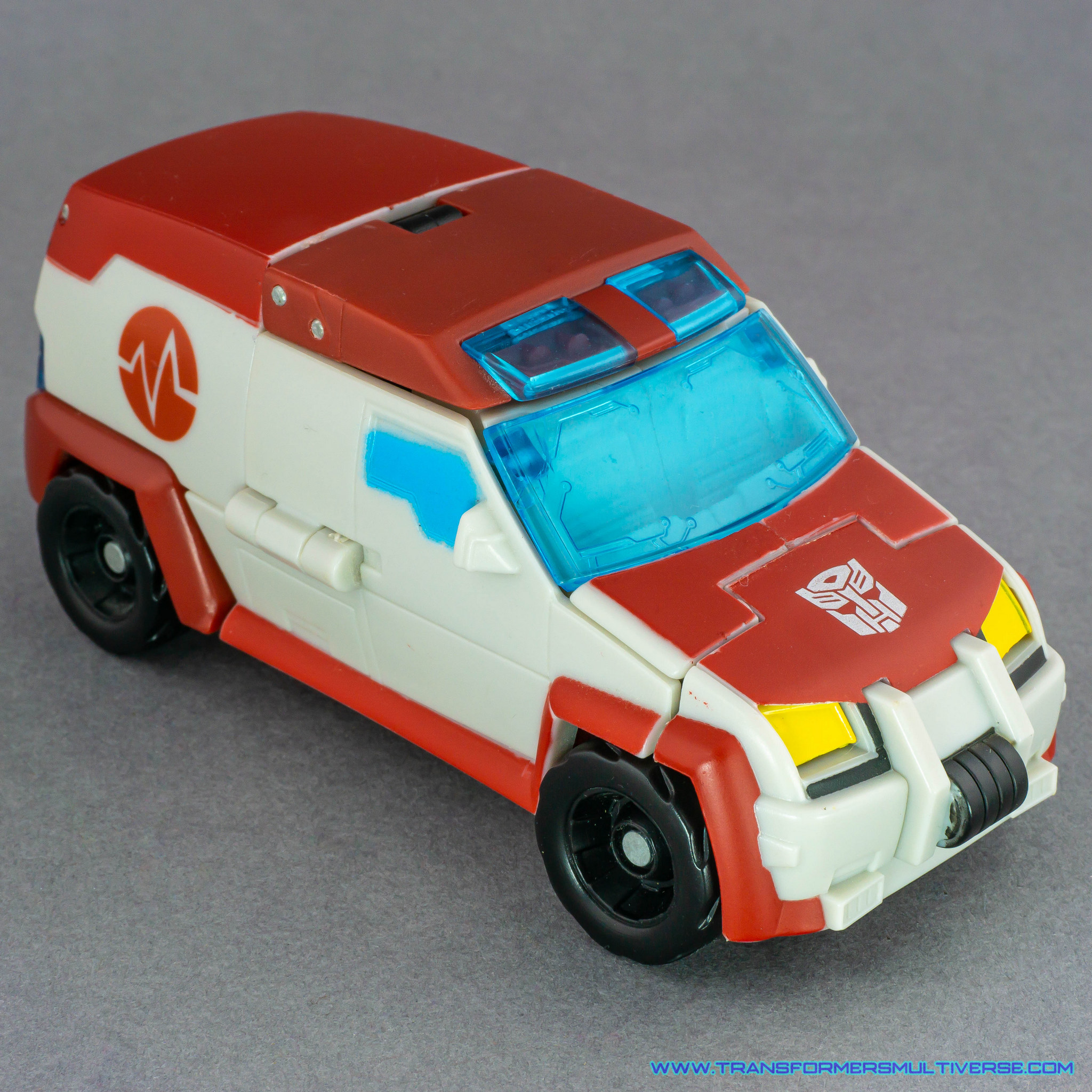 Transformers Animated Ratchet Ambulance mode, alternate angle