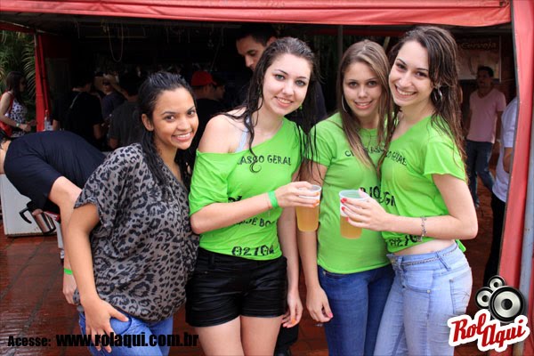 Free Wetlook: Pool party wetlook