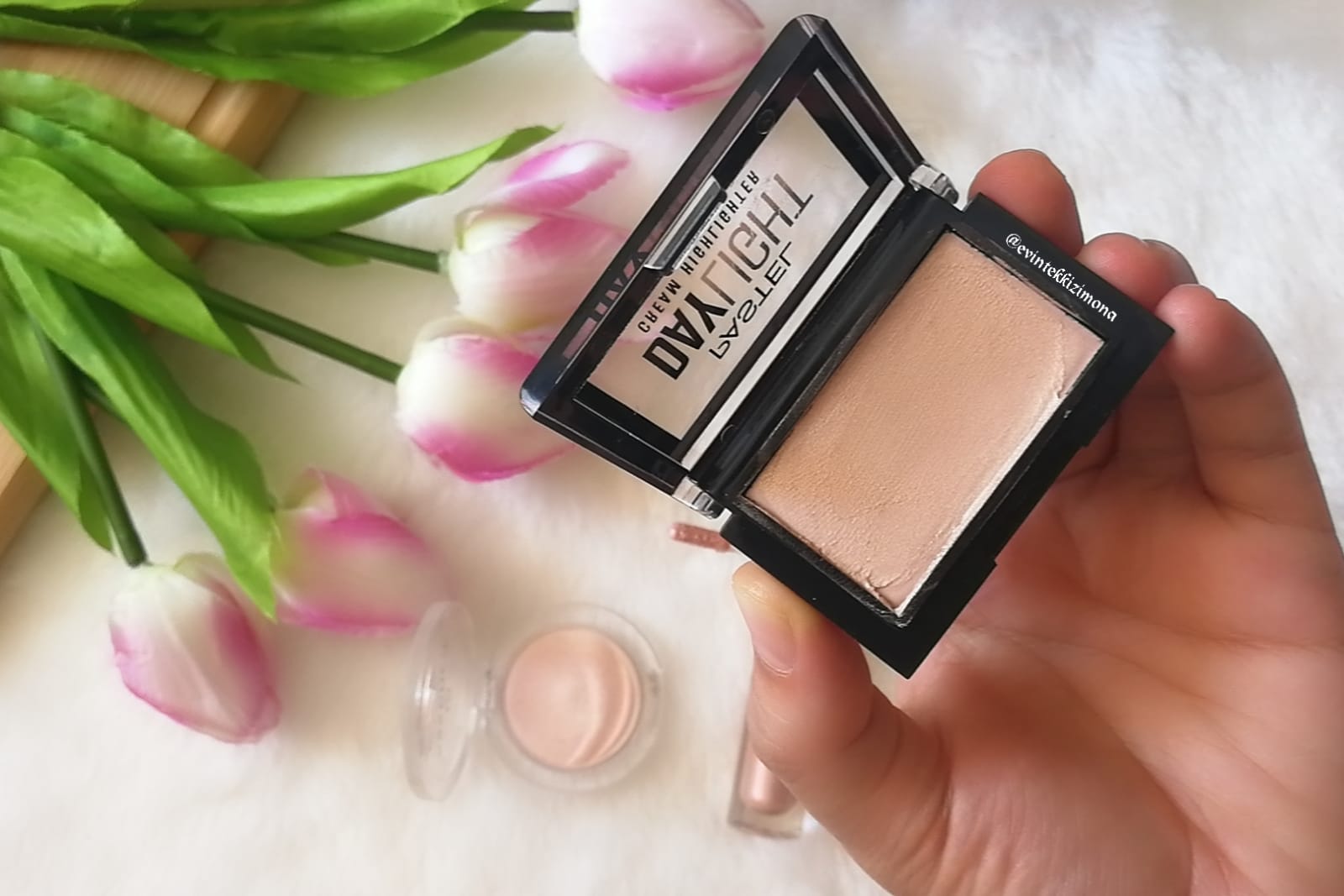 EvintekkızıMona PASTEL DAYLİGHT CREAM HİGHLİGHTER