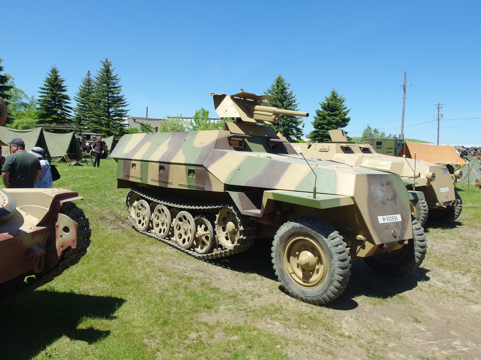 tank-archives-sd-kfz-251-10-ausf-d-in-action