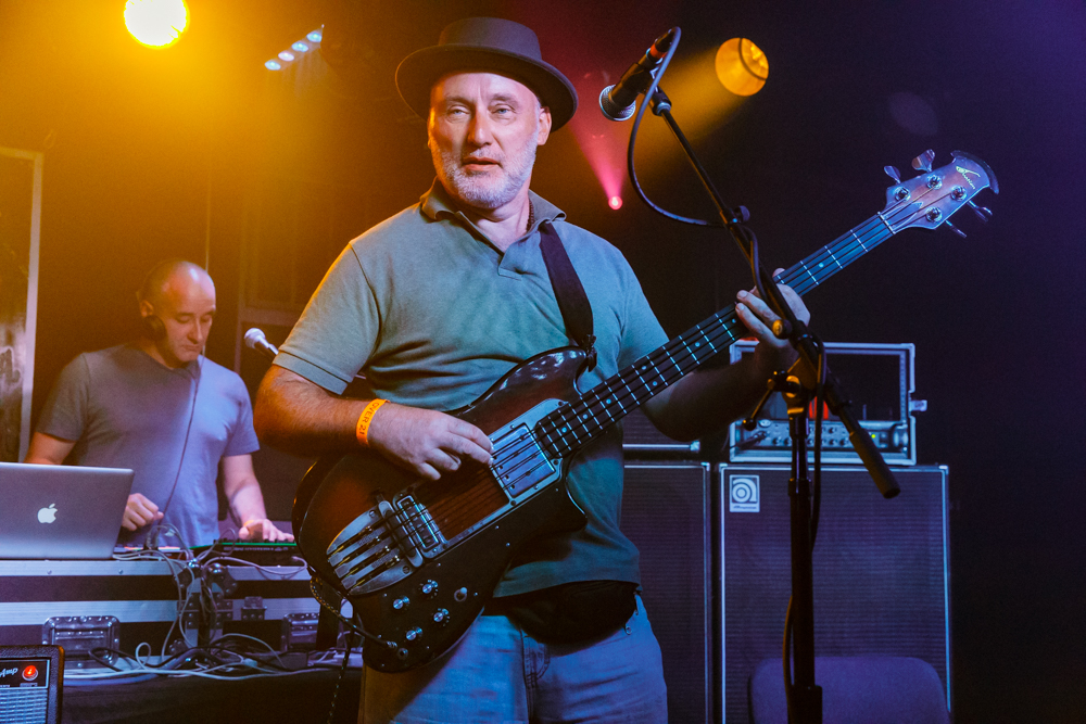 Jah wobble. Jah wobble. Джа уоббл. Джа уоббл. Public image ltd metal box.