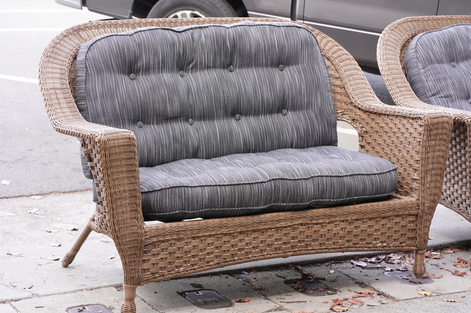 UHURU FURNITURE & COLLECTIBLES **SOLD** 34615 Durable Faux Wicker 56