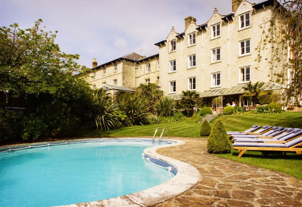 Royal Hotel, Ventnor, Isle Of Wight www.aroundaboutbritain.co.uk/HOTEL