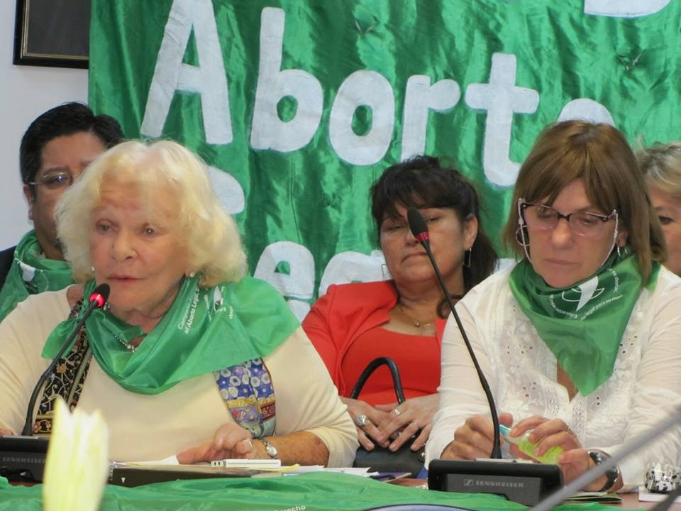 Lunes 14 de abril. Adela Segarra en De Regreso a Oktubre. JP EVITA La