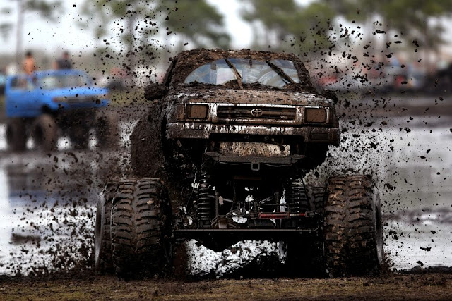 Toyota Mud Trucks - Mix Wallpaper