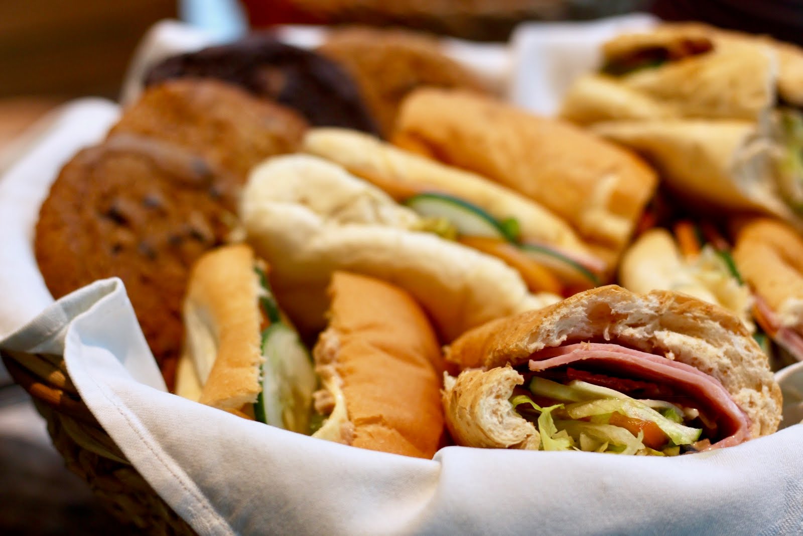 Sandwich and Cookie Party Platters from Subway Gastronomida