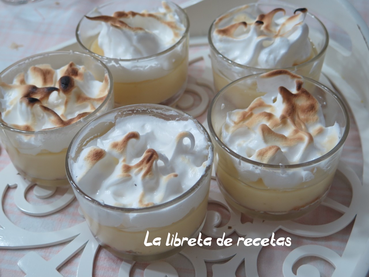 La libreta de recetas MINI PASTELES DE MERENGUE Y LIMÓN DE ANNA OLSON La libreta de recetas MINI PASTELES DE MERENGUE Y LIMÓN DE ANNA OLSON