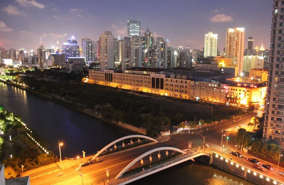 FOTO Shanghai: perla d'oriente proiettata nel futuro. FOTO Shanghai: perla d'oriente proiettata nel futuro.