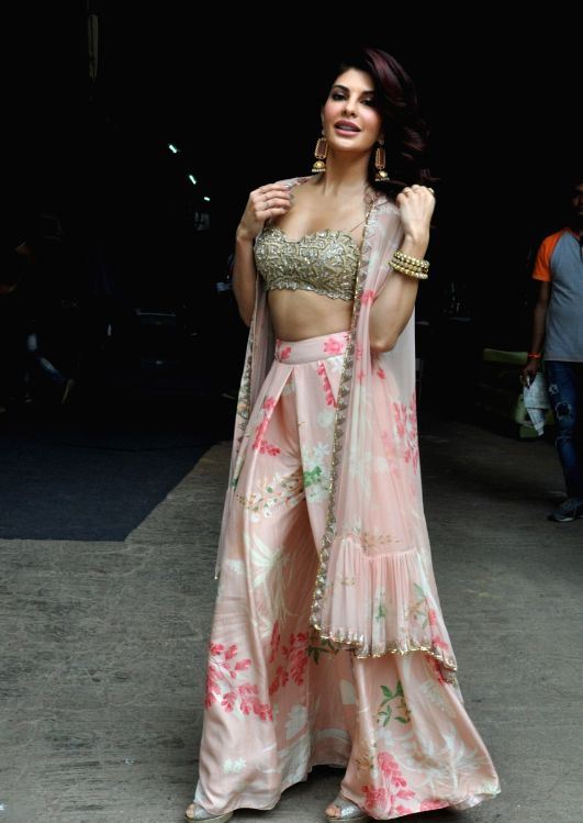 jacqueline fernandez in pink lehenga