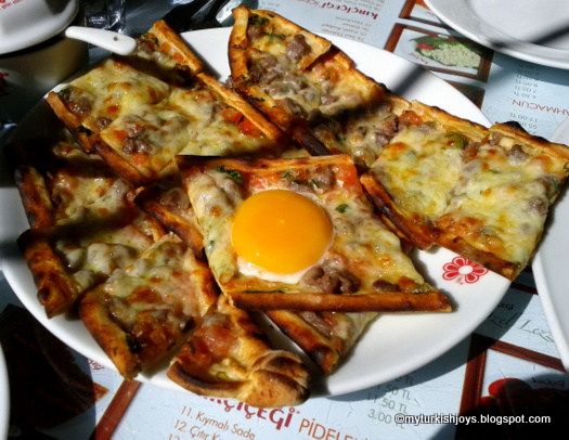 Turkish Pide With Eggs In Istanbul My Traveling Joys