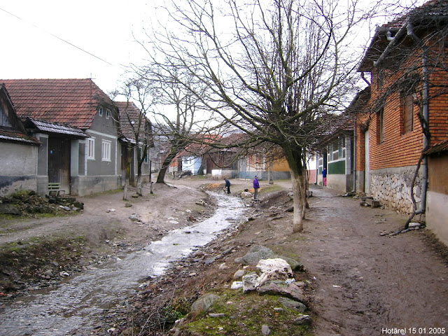 Hotarel, Bihor, Romania 15 ianuarie 2005. Hotarel Bihor, Romania 15.01.2005. satul Hotarel comuna Lunca judetul Bihor Romania