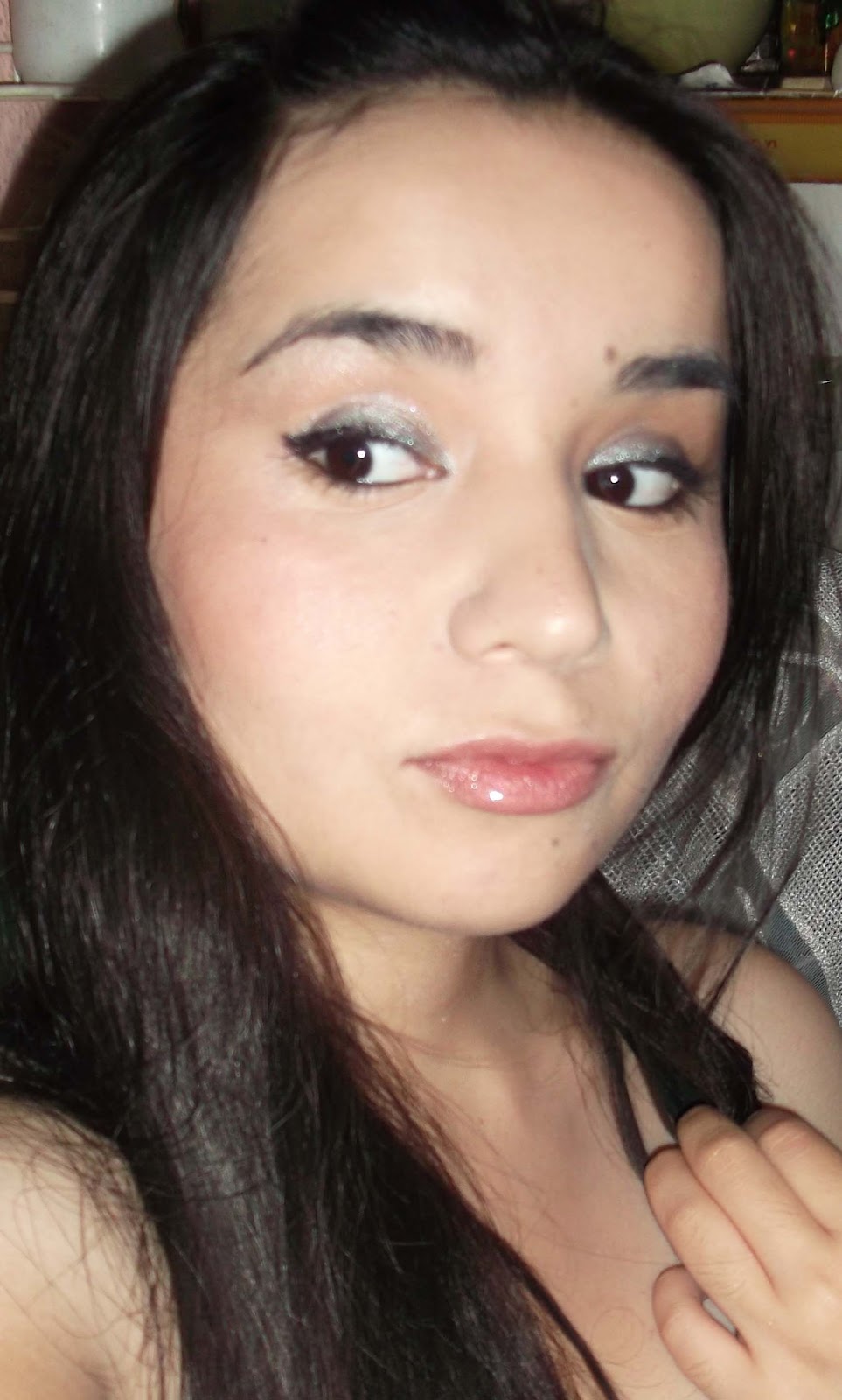 Beauty Excess Look metalizado para fiestas con maquillaje Beauty Excess Look metalizado para fiestas con maquillaje
