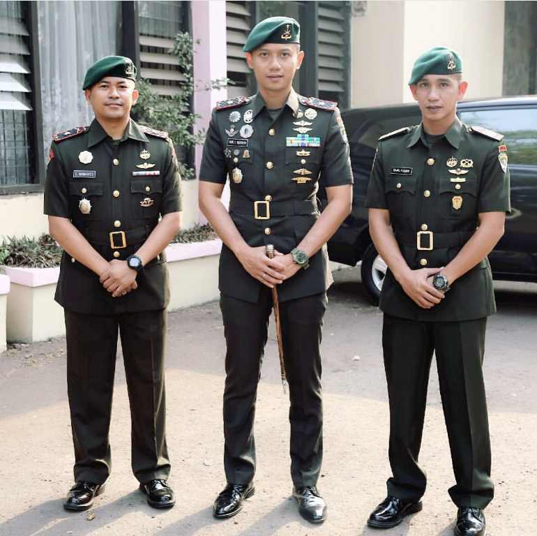 Ragam Motif Seragam Militer TNI AD yang dikenakan Agus 