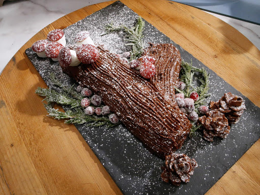 28 BIGGEST PIECES OF FOOD IN THE WORLD