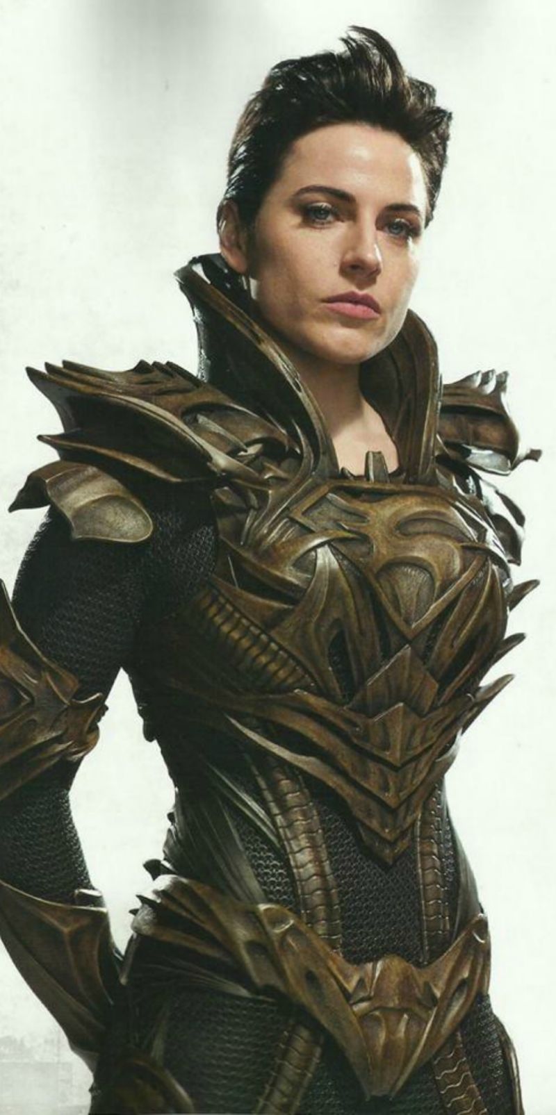 DC COMICS AND ARROWVERSE : Antje Traue – “Man Of Steel” Promoshoot