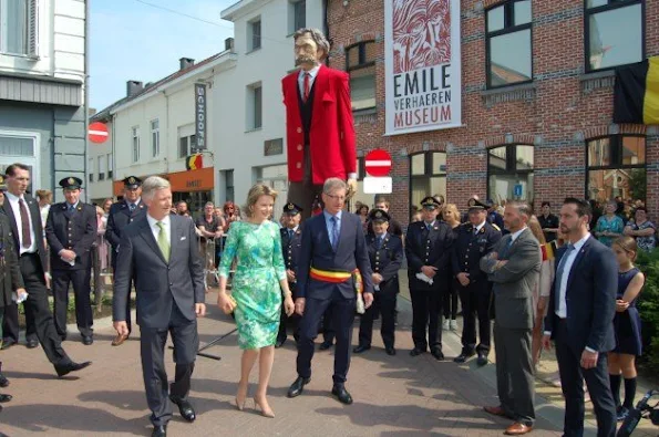 King Philippe and Queen Mathilde visited the ‘Emile Verhaeren, een dichter voor Europa’ exhibition on late 19th – early 20th century poet Emile Verhaeren in Sint-Amands