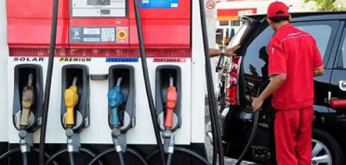 Pertamina Bantah Premium SPBU Selalu Habis Manajer PT Pertamina Cabang Ambon Tiara Desofi menyatakan tidak benar premium selalu habis di sejumlah stasiun pengisian bahan bakar umum (SPBU) di Kota Ambon, sehingga menjadi rebutan konsumen dan mengakibatkan antrean panjang angkutan kota membuat arus lalu lintas menjadi macet.