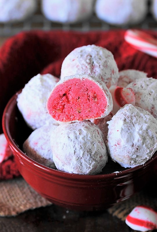 Peppermint Snowball Cookies | The Kitchen is My Playground