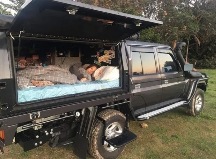 Lanes Look at his multipurpose car, some people live the life, others