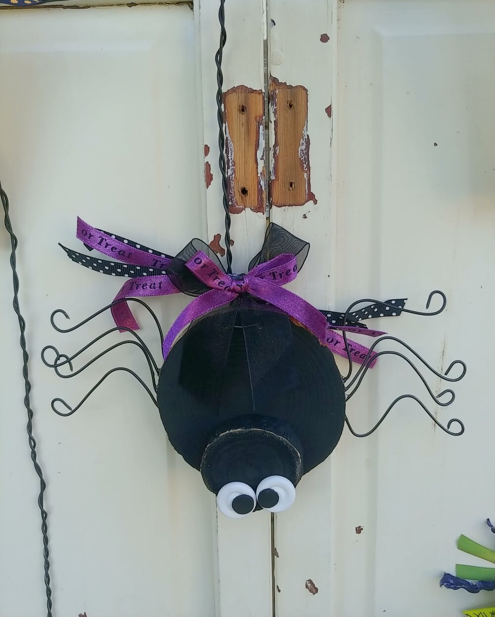 Cute DIY Halloween Spiders