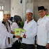 Ketua Baznas Pasaman, Ustadz H.Syafrizal Sf.SIQ,M.Mpd,MA. serahkan bantuan utk Lansia di Kecamatan Padang Gelugur,Kabupaten Pasaman.