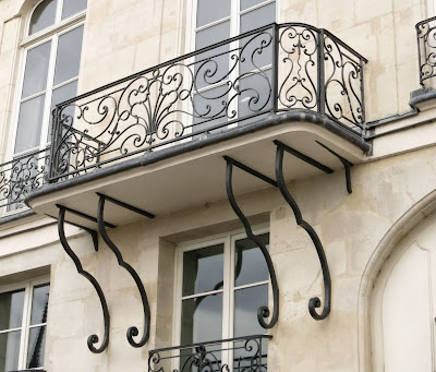 Balcon du 30-32 quai d'Orléans à Paris