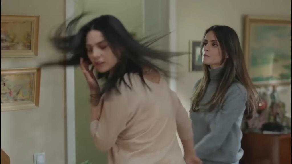 Wieczna miłość odcinek 146: W mediach pojawia się informacja o ciąży Asu! Bójka Zeynep i Banu! [Streszczenie + Zdjęcia]