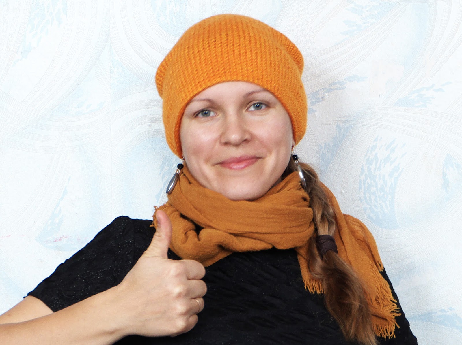 зимняя шапка с двумя помпонами. шапка forever fomas 85. шапка женская зимняя с двумя помпонами. женская вязаная шапка со стразами. шапки 2 18.