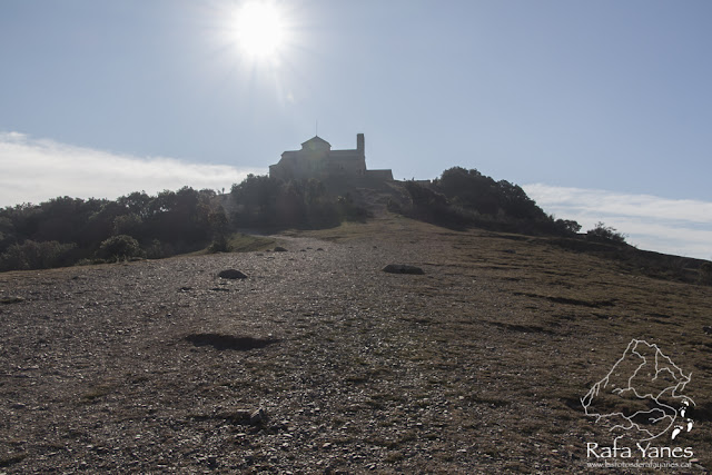 Ruta: Montcau (1.057 m) y La Mola (1.102 m). Dos de los míticos. (Els 100 Cims)