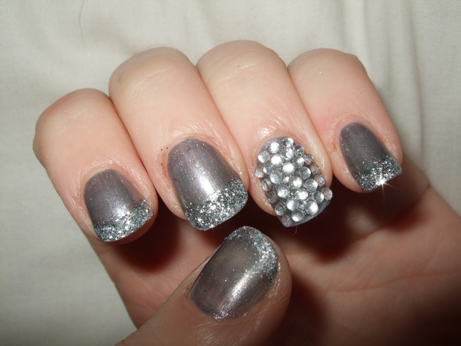 10. Glitter Gradient New Year's Nails - wide 6