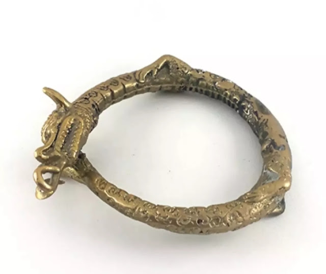 Gelang Naga Antik Kuningan Sari