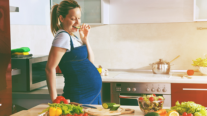 Εγκυμοσύνη: Η διατροφή που μειώνει έως και 32% τον κίνδυνο επιπλοκών