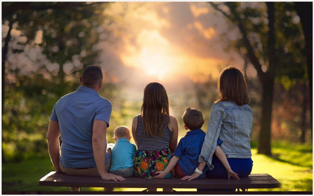 15 Ayat Alkitab Tentang Keluarga untuk Dibagikan Kepada Orang-Orang