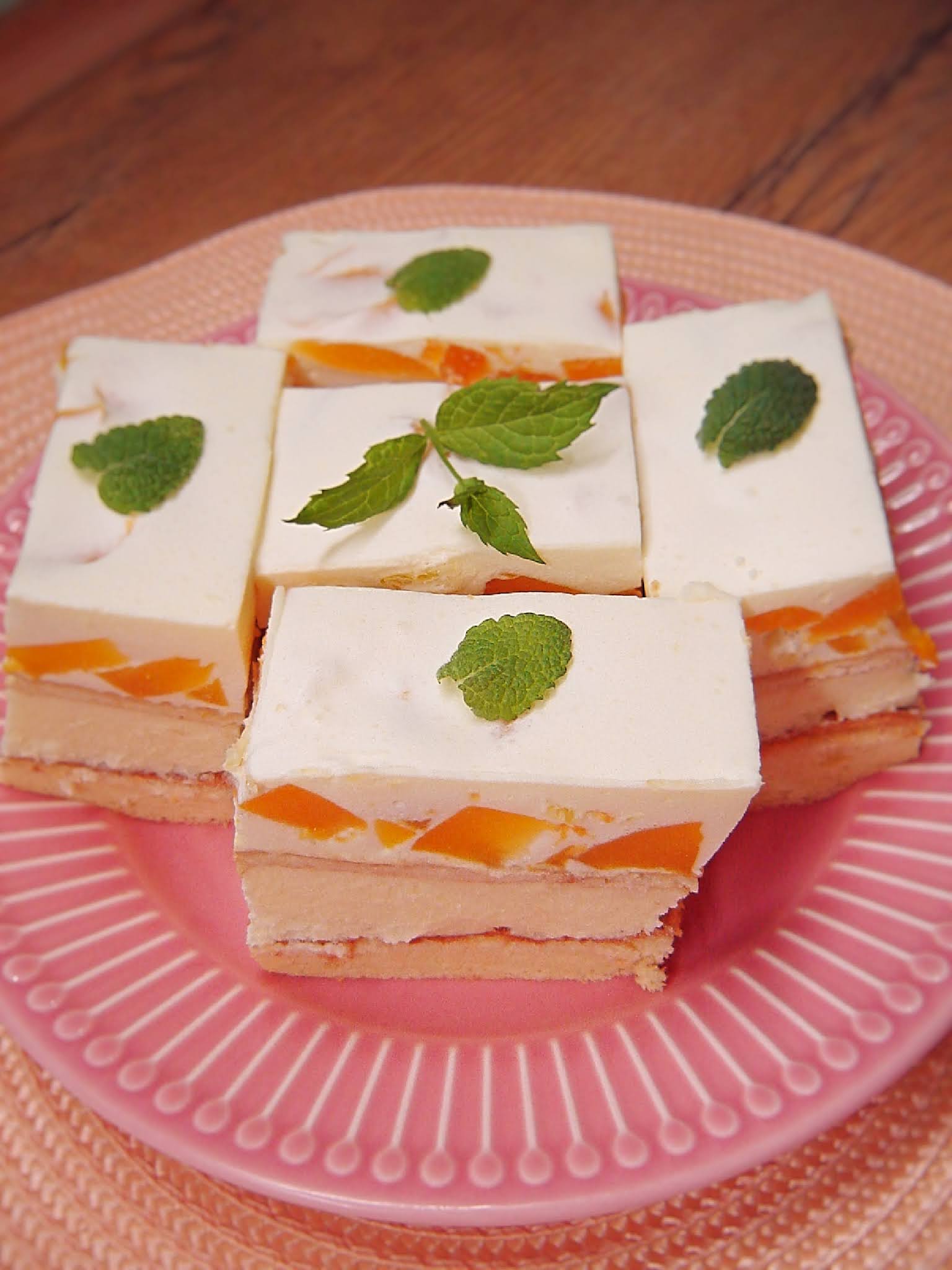 Ciasto cytrynowe z brzoskwiniami