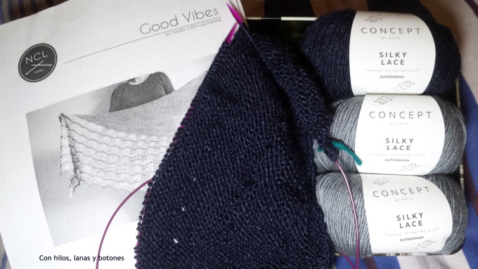 Con hilos, lanas y botones: Good Vibes Shawl