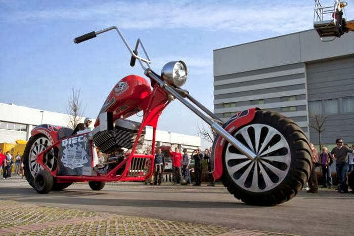 Mail2Day: World's Biggest Chopper (31 pics)