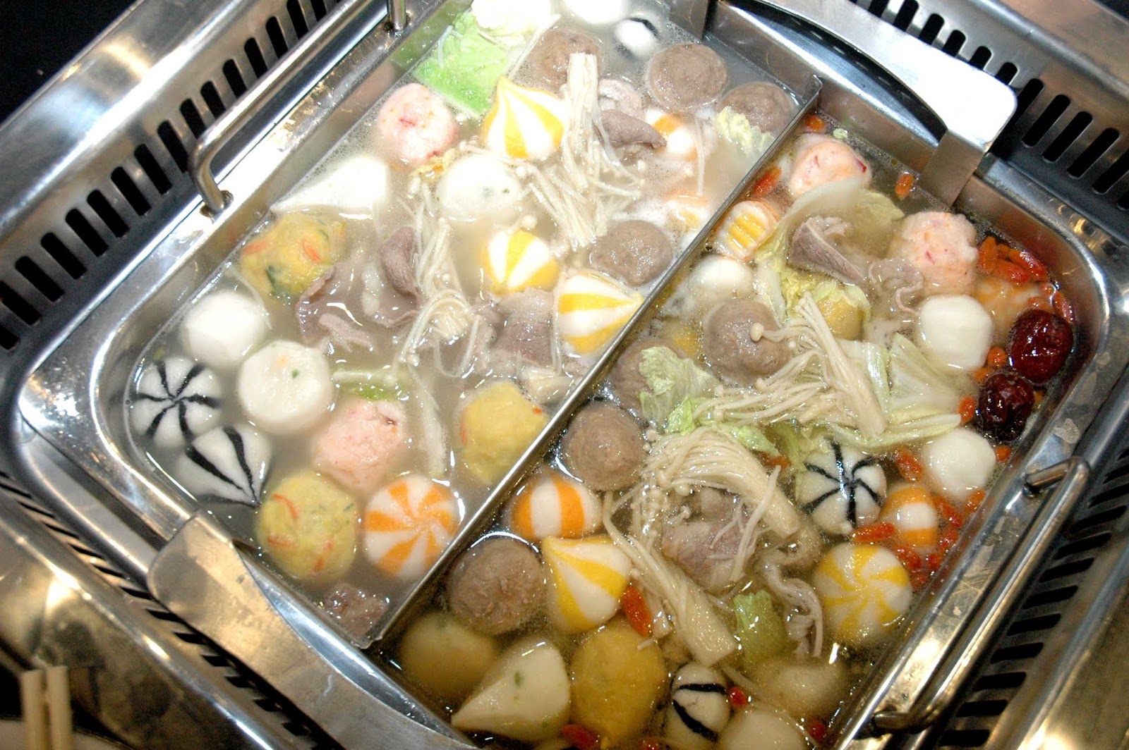 DUDE FOR FOOD Here's What's Hot A Sumptuous Hot Pot Feast at Choi Hot Pot...