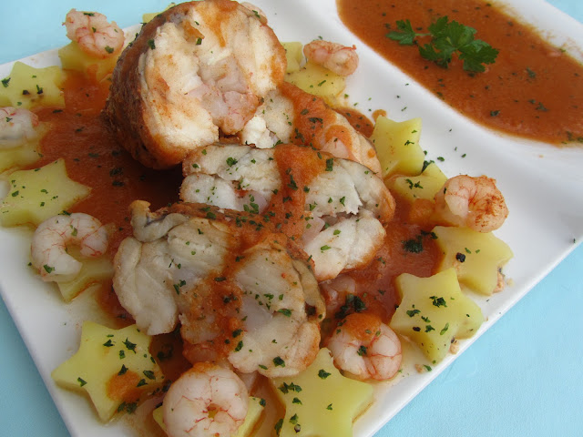  Rape alangostado relleno en <strong>salsa</strong> de <strong>gambas</strong> 