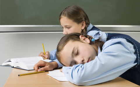 10 Gambar Tertidur di Kelas