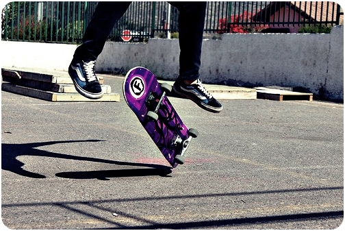 Скейтборд для трюков. Скейт красивый. Скейтборд инди кид. Мальчик со скейтом. Скейтборд.