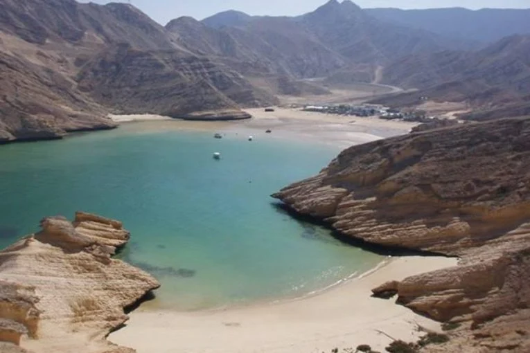أفضل شواطئ سلطنة عمان