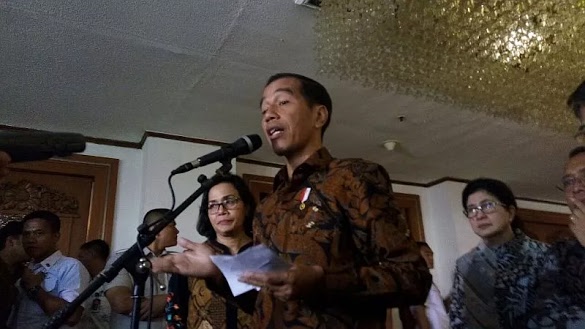 Rupiah Nyaris Rp14.000/USD, Presiden Jokowi: Itu Kebijakannya Ada di BI