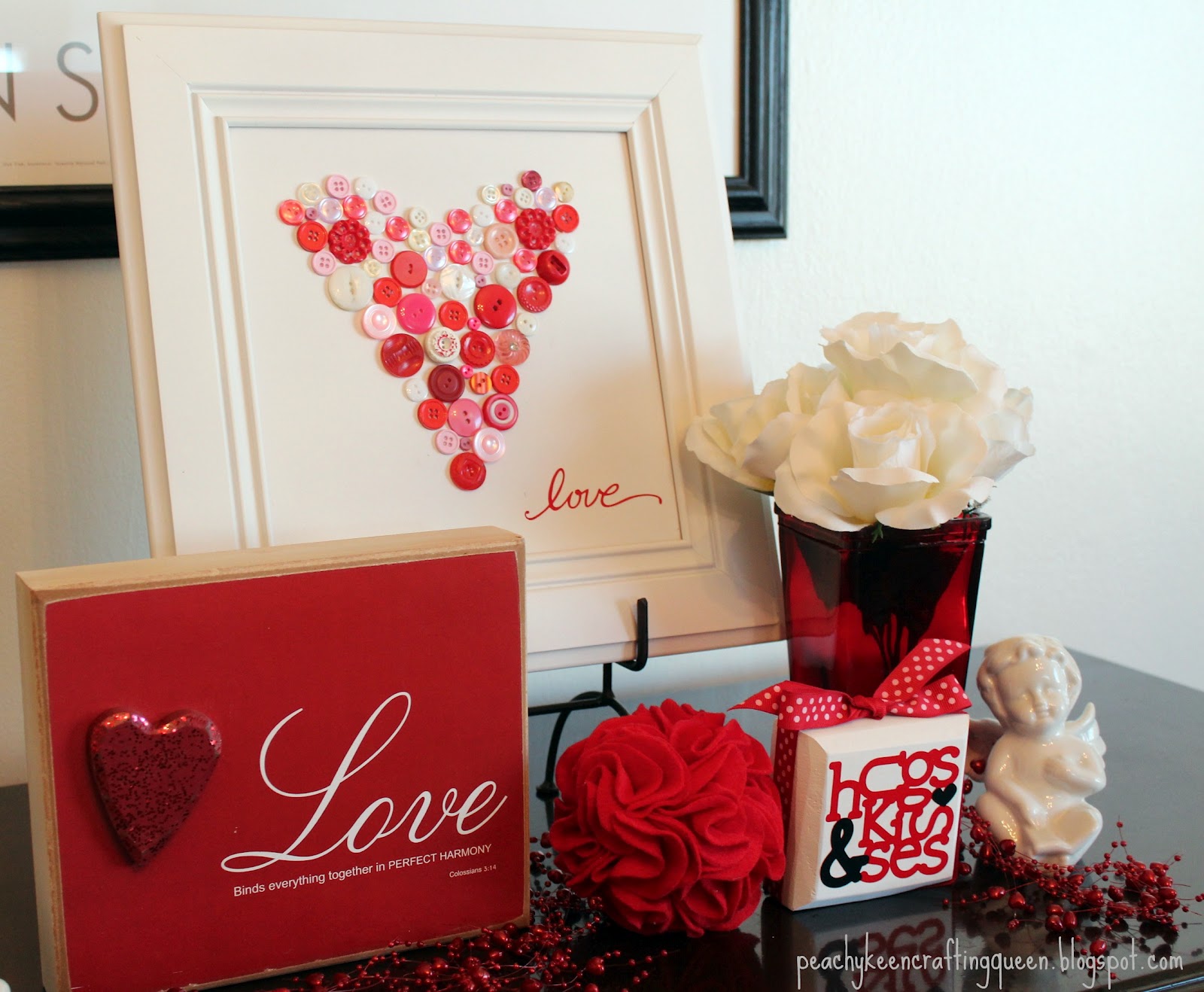 Peachy Keen Crafting Queens Valentine's Button Heart Plaque